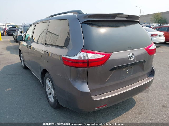 Toyota Sienna 2015 5TDZK3DC4FS534115 Image 3