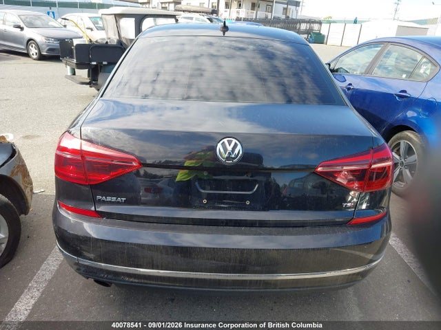 1VWAA7A3XJC019705 Volkswagen Passat S/r-line