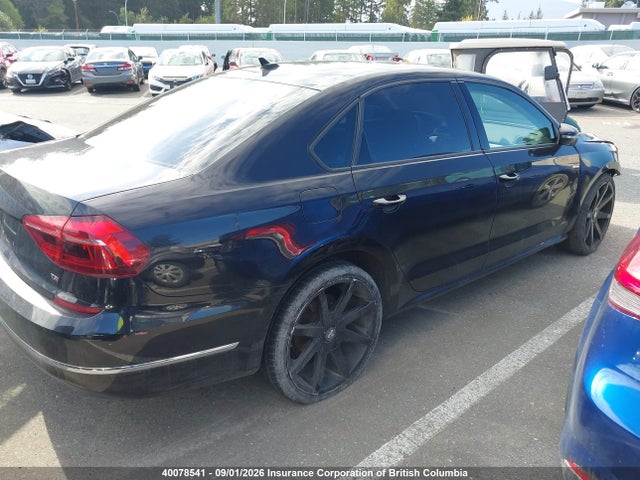1VWAA7A3XJC019705 Volkswagen Passat S/r-line