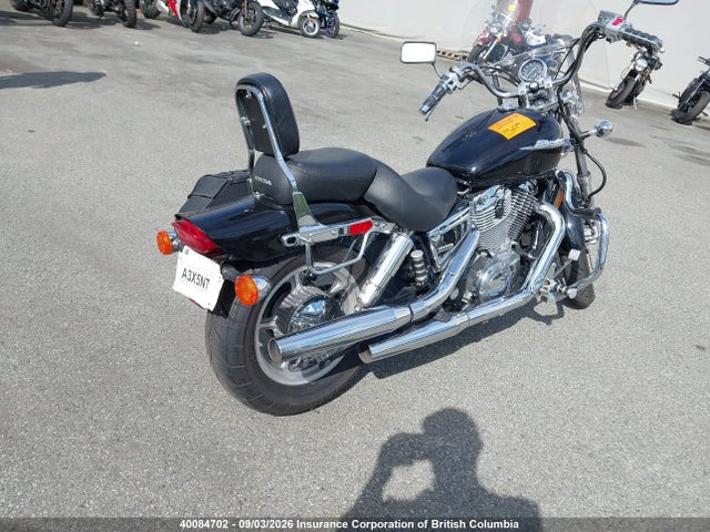 40084702 :رقم المزاد ، 1HFSC18246A000104 vin ، 2006 Honda Vt1100 C3 مزاد بيع