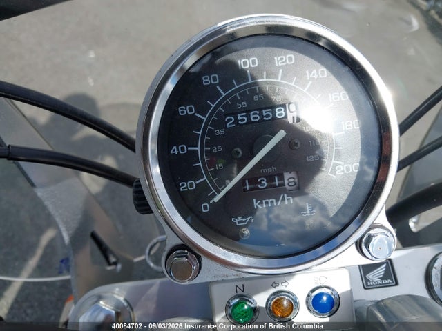 40084702 :رقم المزاد ، 1HFSC18246A000104 vin ، 2006 Honda Vt1100 C3 مزاد بيع