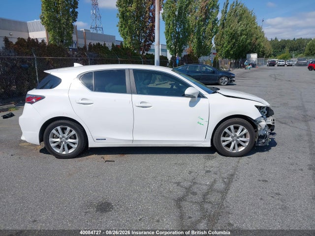 Lexus CT 200 2015 JTHKD5BH0F2214009 Image 14