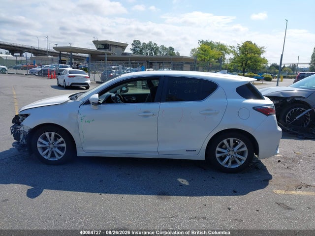 Lexus CT 200 2015 JTHKD5BH0F2214009 Image 15