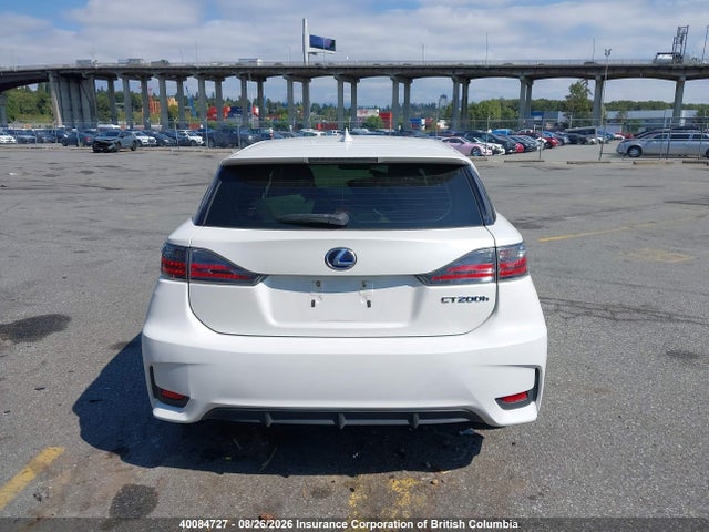 Lexus CT 200 2015 JTHKD5BH0F2214009 Image 17