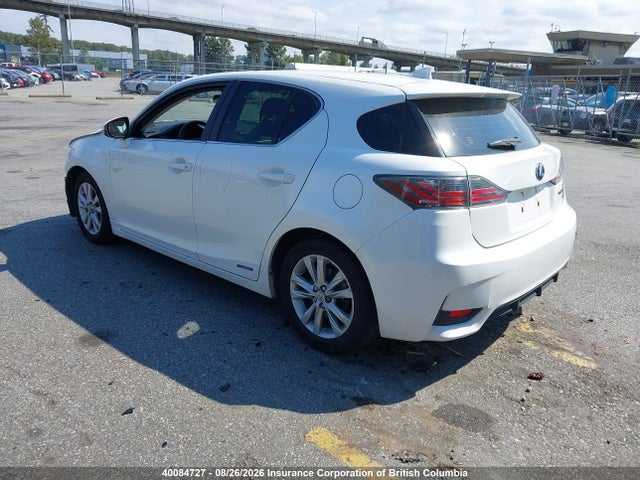 Lexus CT 200 2015 JTHKD5BH0F2214009 Image 3