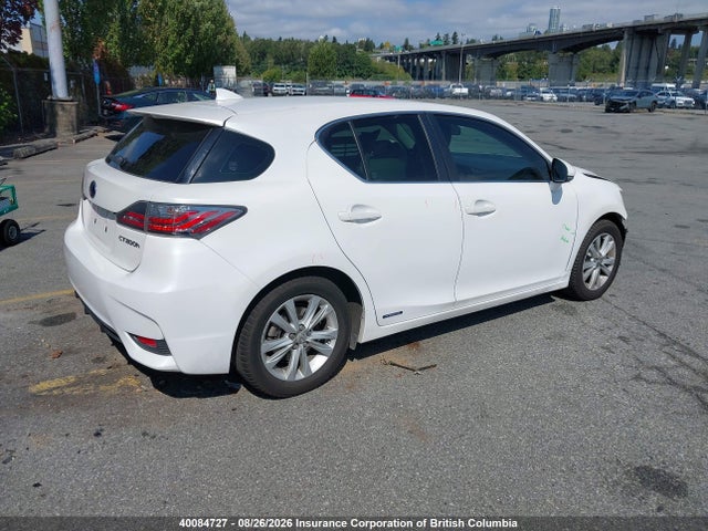 Lexus CT 200 2015 JTHKD5BH0F2214009 Image 4