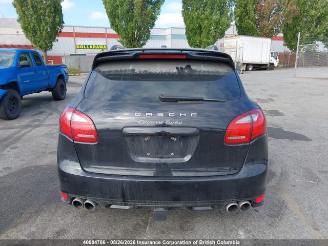 40084786 :رقم المزاد ، WP1AC2A23DLA90965 vin ، 2013 Porsche Cayenne Turbo مزاد بيع