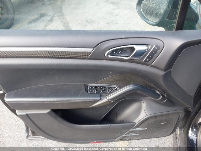 40084786 :رقم المزاد ، WP1AC2A23DLA90965 vin ، 2013 Porsche Cayenne Turbo مزاد بيع
