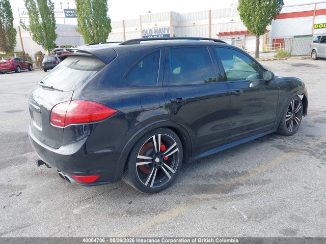 40084786 :رقم المزاد ، WP1AC2A23DLA90965 vin ، 2013 Porsche Cayenne Turbo مزاد بيع