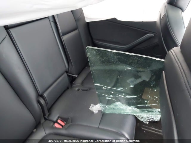 Tesla Model Y 2021 5YJYGAEE8MF264860 Image 8