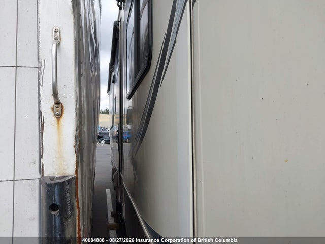 40084888 :رقم المزاد ، 5SFBG4126DE256919 vin ، 2013 Heartland Trailer 5th Wheel مزاد بيع