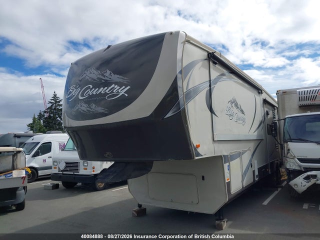 40084888 :رقم المزاد ، 5SFBG4126DE256919 vin ، 2013 Heartland Trailer 5th Wheel مزاد بيع