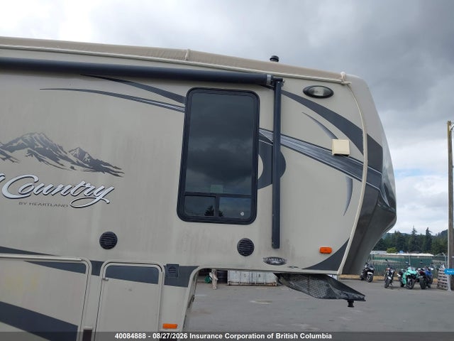 40084888 :رقم المزاد ، 5SFBG4126DE256919 vin ، 2013 Heartland Trailer 5th Wheel مزاد بيع