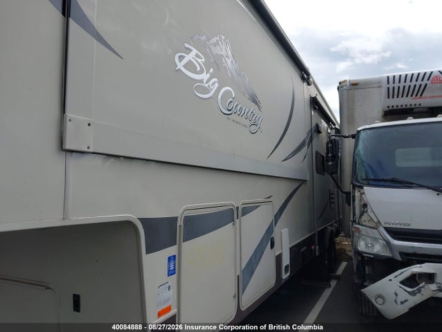 40084888 :رقم المزاد ، 5SFBG4126DE256919 vin ، 2013 Heartland Trailer 5th Wheel مزاد بيع