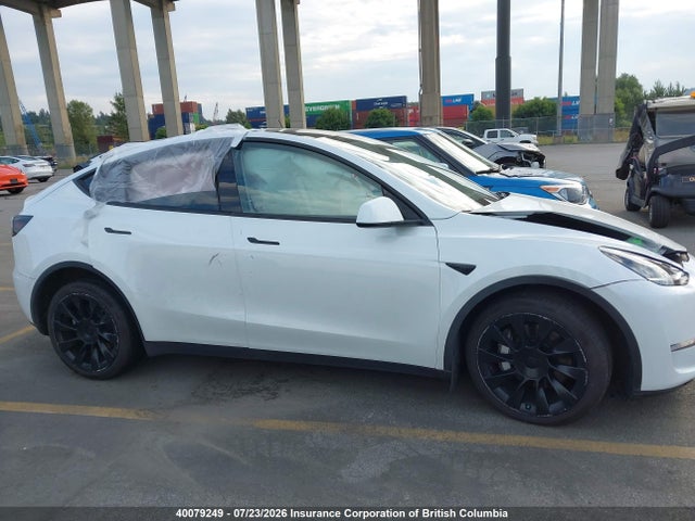 Tesla Model Y 2023 7SAYGDEEXPF605751 Image 14