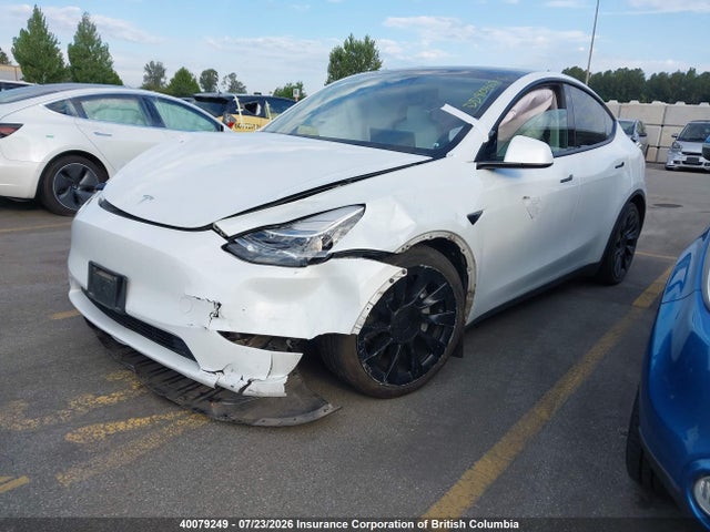 Tesla Model Y 2023 7SAYGDEEXPF605751 Image 2
