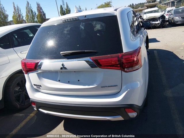 Mitsubishi Outlander Es 2018 JA4AZ2A35JZ616427 Image 17