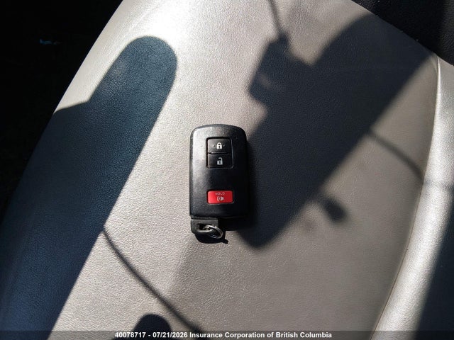 JTDZN3EUXHJ068186 Toyota PRIUS V