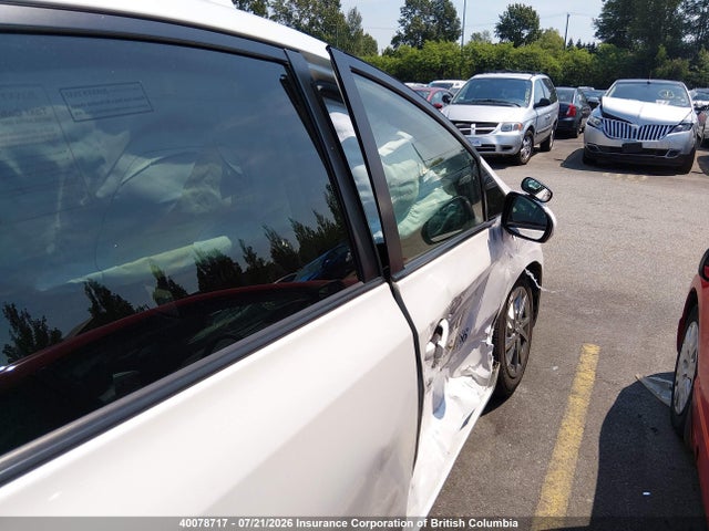 JTDZN3EUXHJ068186 Toyota PRIUS V
