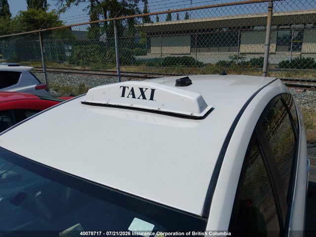 JTDZN3EUXHJ068186 Toyota PRIUS V