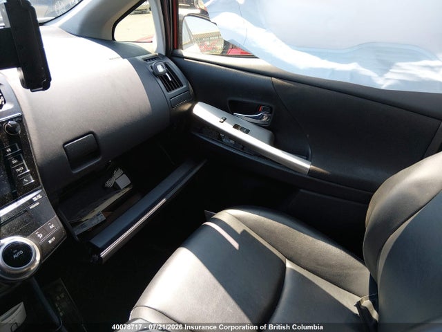 JTDZN3EUXHJ068186 Toyota PRIUS V
