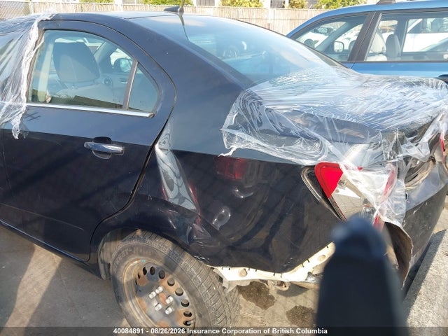 Chevrolet SONIC LT 2014 1G1JC5EH5E4191799 Image 3