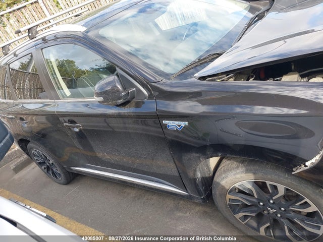 JA4J24A55JZ617305 Mitsubishi Outlander Se/gt