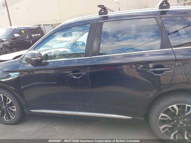 JA4J24A55JZ617305 Mitsubishi Outlander Se/gt