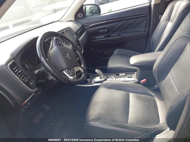 JA4J24A55JZ617305 Mitsubishi Outlander Se/gt