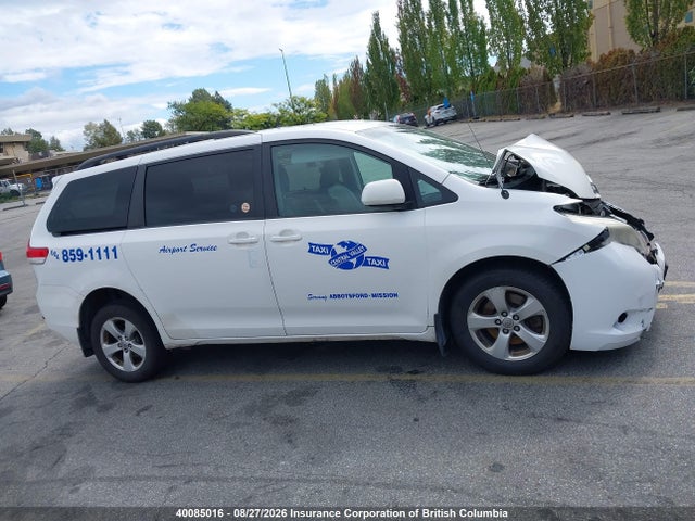 Toyota SIENNA LE 2014 5TDKK3DC7ES501030 Image 14