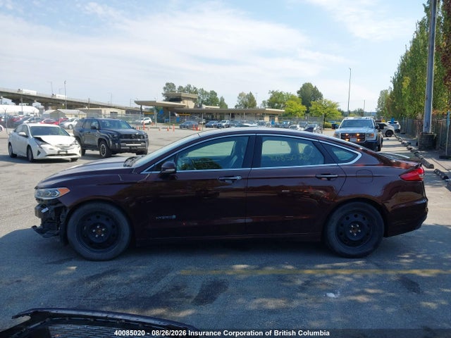 3FA6P0RU1KR227301 Ford Fusion Hybrid Titanium
