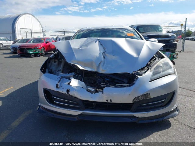 2010 Hyundai Genesis Coupe 3.8l მანქანა იყიდება აუქციონზე, vin: KMHHU6KH9AU013736, აუქციონის ნომერი: 40085139