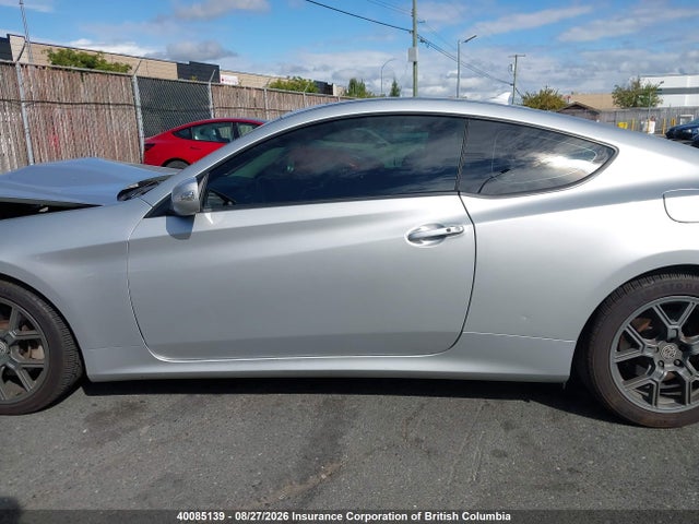 2010 Hyundai Genesis Coupe 3.8l მანქანა იყიდება აუქციონზე, vin: KMHHU6KH9AU013736, აუქციონის ნომერი: 40085139