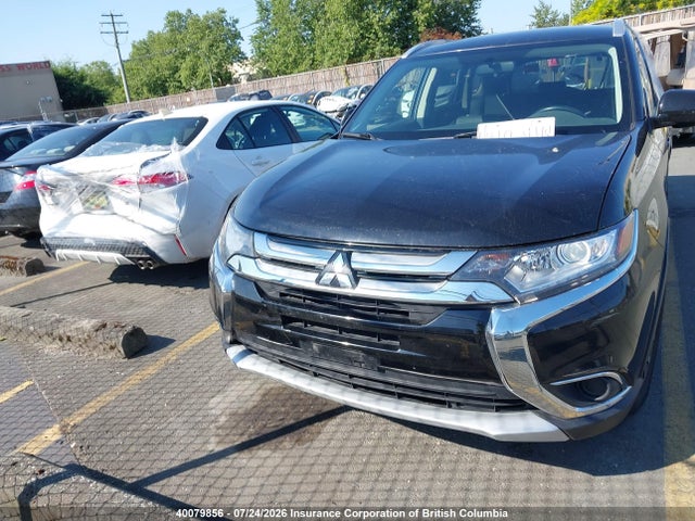 40079856 :رقم المزاد ، JA4AZ2A37JZ616509 vin ، 2018 Mitsubishi Outlander Es مزاد بيع