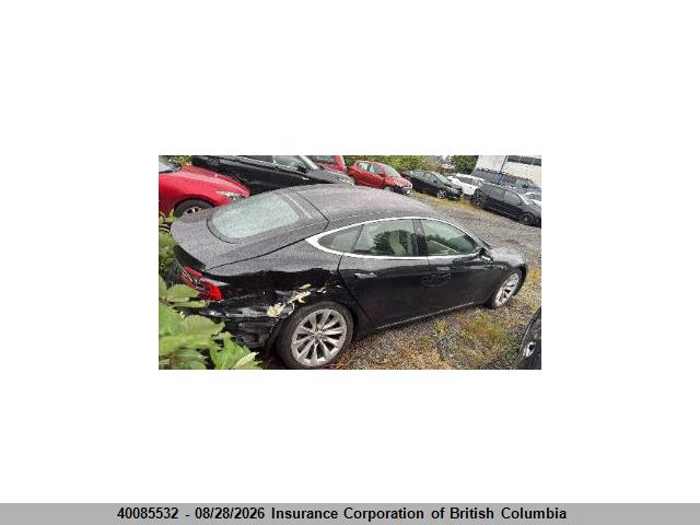 2017 Tesla Model S მანქანა იყიდება აუქციონზე, vin: 5YJSA1E23HF215777, აუქციონის ნომერი: 40085532