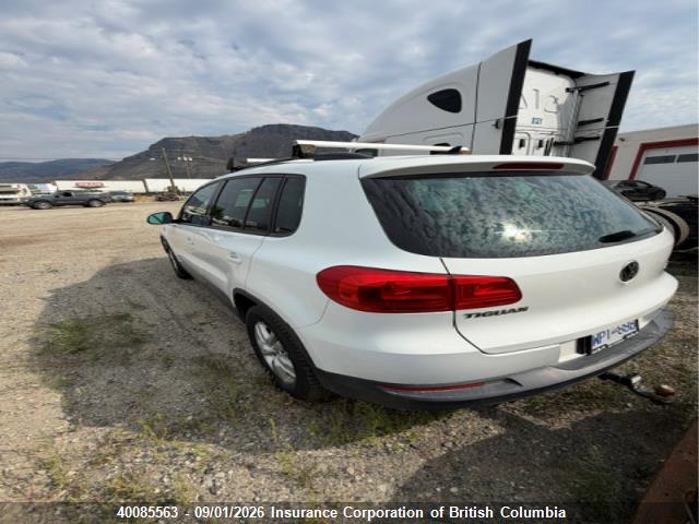 2015 Volkswagen Tiguan Comfortline/highline/special Edition/trendline მანქანა იყიდება აუქციონზე, vin: WVGJV7AX0FW601906, აუქციონის ნომერი: 40085563