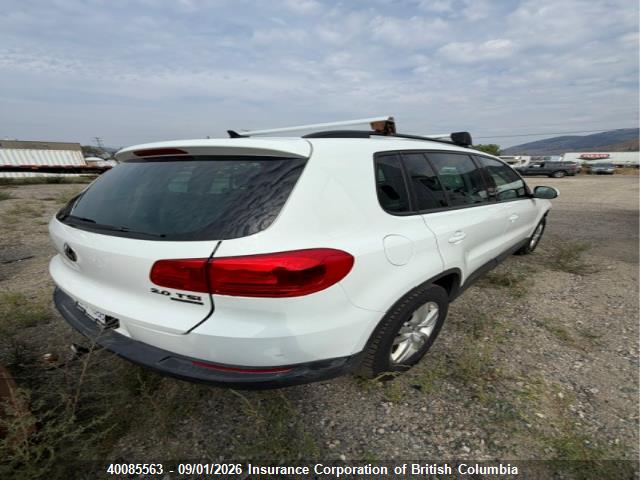 2015 Volkswagen Tiguan Comfortline/highline/special Edition/trendline მანქანა იყიდება აუქციონზე, vin: WVGJV7AX0FW601906, აუქციონის ნომერი: 40085563