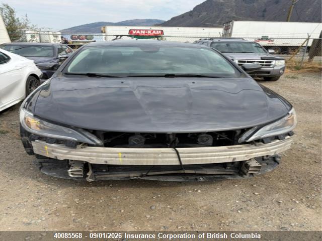 1C3CCCFBXFN531060 Chrysler 200
