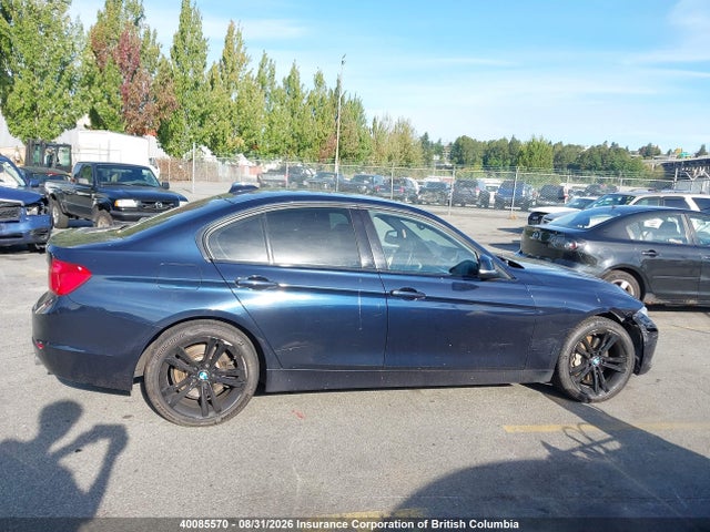 WBA3B9C57FF588825 BMW 3-SERIES