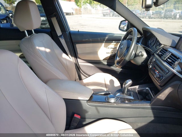 WBA3B9C57FF588825 BMW 3-SERIES