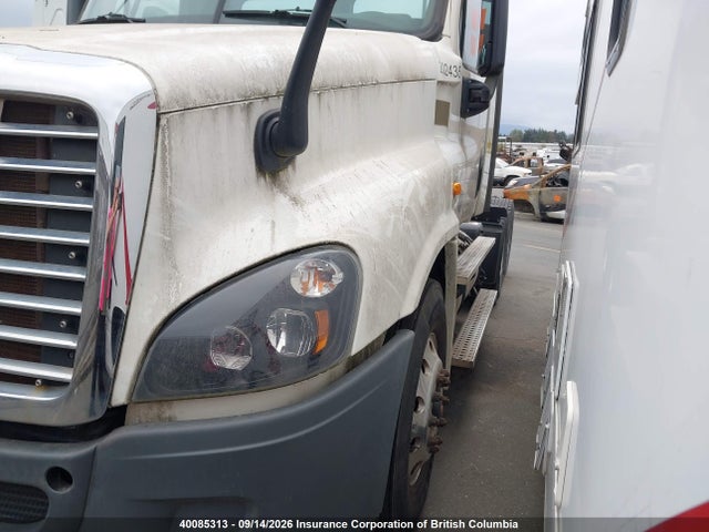 Freightliner Cascadia 125 2019 1FUJGEDV8KLKA7504 Image 2