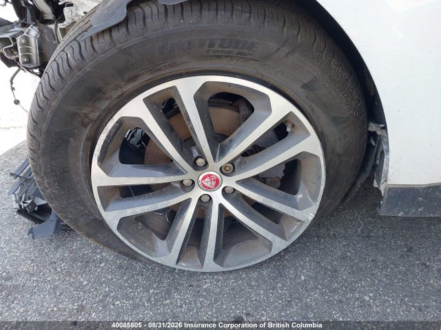 SADCJ2FN0JA325238 Jaguar F-pace Premium