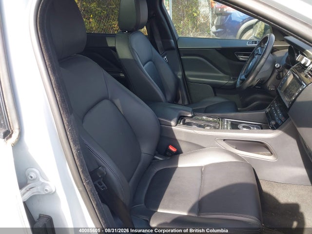SADCJ2FN0JA325238 Jaguar F-pace Premium