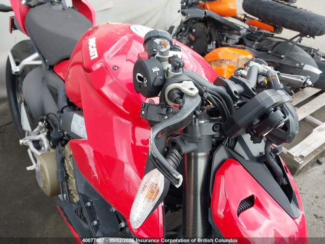 Ducati Streetfighter V4/v4s 2022 ZDMFAKNW2NB007712 Image 19