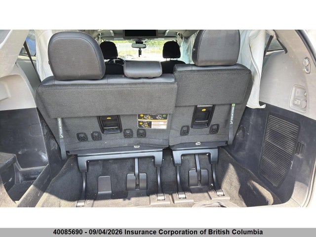 40085690 :رقم المزاد ، 5TDEZ3DC4KS216483 vin ، 2019 Toyota Sienna Se/se Premium مزاد بيع
