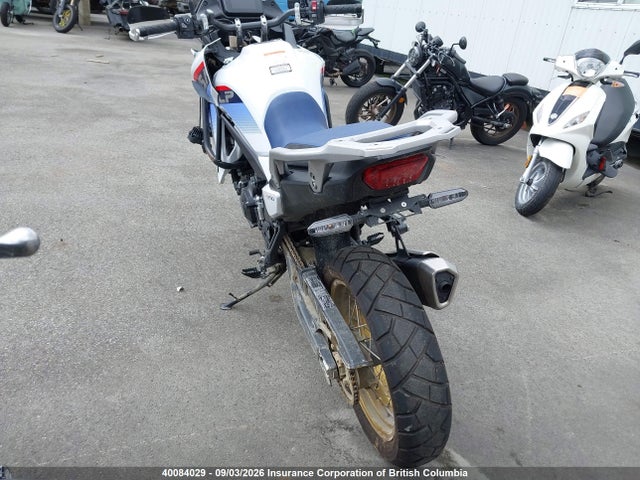 Honda Xl750 2025 JH2RD1729SK000327 Image 3
