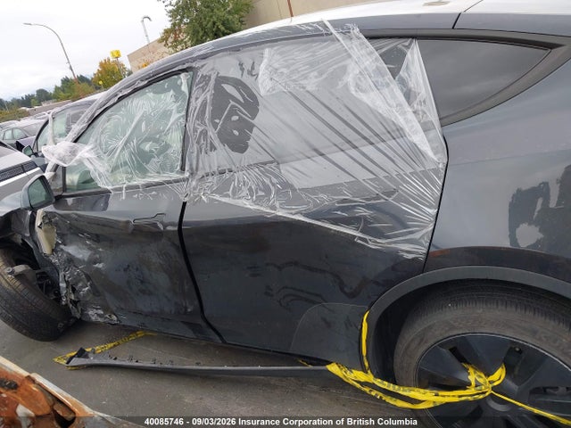 Продажа на аукционе авто 2025 Tesla Model Y, vin: 7SAYGDEE2SF221584, номер лота: 40085746