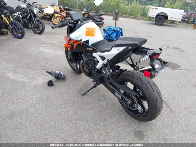 40085844 :رقم المزاد ، VBKTV9404VM915302 vin ، 2027 Ktm 990 Duke مزاد بيع
