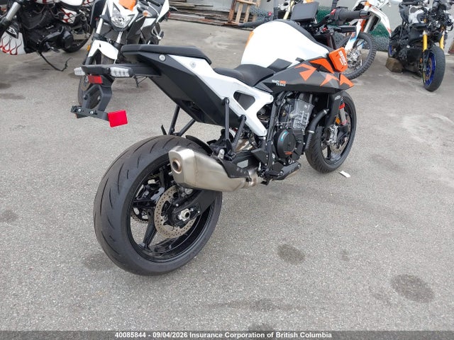 40085844 :رقم المزاد ، VBKTV9404VM915302 vin ، 2027 Ktm 990 Duke مزاد بيع