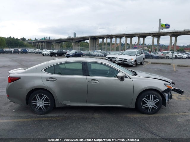 40086047 :رقم المزاد ، JTHBW1GG4G2107033 vin ، 2016 Lexus Es 300h 300h مزاد بيع